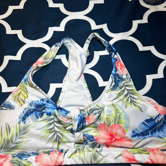 Like new Two piece Girl’s Swimsuit xl 16-18 - Picture 4 of 5